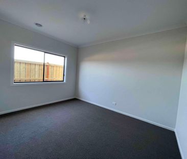 Beautiful Abode with All the Convenience - Photo 5