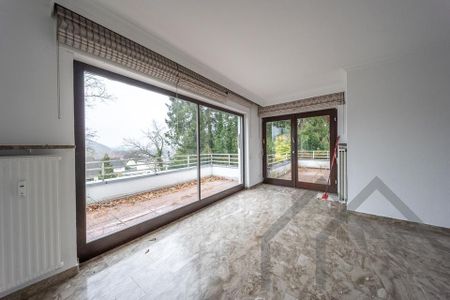 Schwarzenbach: Wohnung mit Weitblick zur Miete - Photo 2