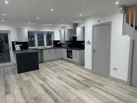 2 bedroom detached house to rent - Photo 5