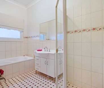 More than meets the eye - Photo 4