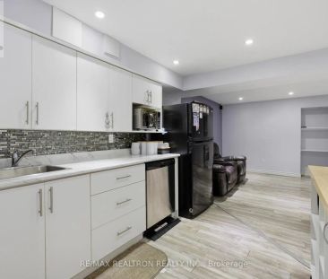 3 RADWELL CRESCENT - Photo 4