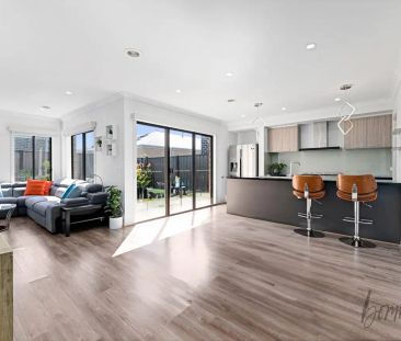 “Stylish Family Home in Craigieburn's Highlands” - Photo 6