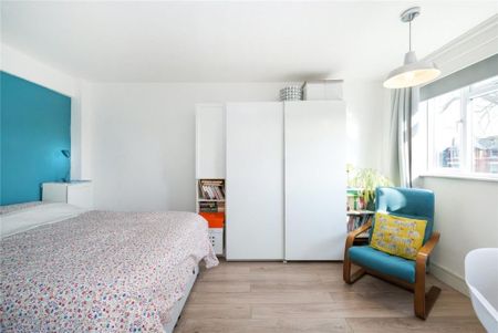 1 Bed Flat, Upper Richmond Road, SW15 - Photo 3