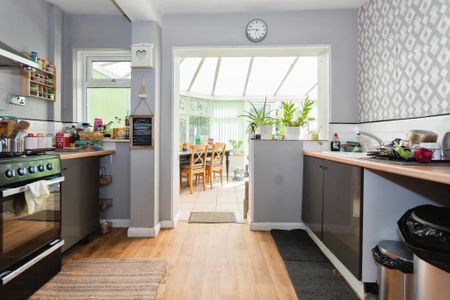 2 Bed Semi-Detached House, Pineapple Road, B30 - Photo 5