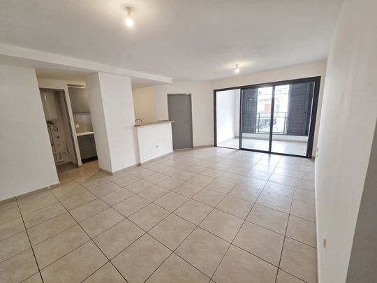 Location Appartement 3 pièces 66m² ST DENIS 97400 - Photo 1