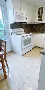 Spacious 3 + Den near Dupont - Lansdowne - Photo 4