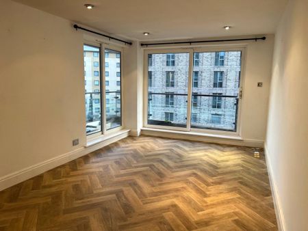 Smugglers Way, London, SW18 - Photo 3