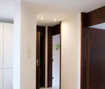 Moderne 4-Zimmer-Wohnung mit Balkon und Einbauküche - Foto 1