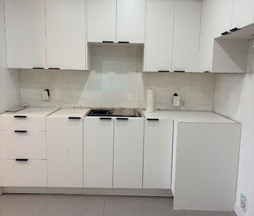 À louer appartement 4-1/2 non chauffé 3e étages - Photo 3