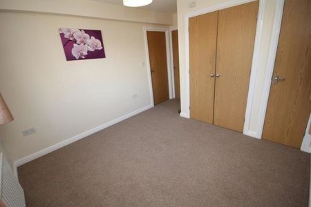 3 bedroom apartment to rent - Photo 3
