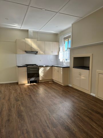 Cosy three bedroom home - Photo 3