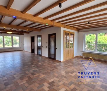 Halfopen woning met 3 slaapkamers en grote tuin - Photo 3
