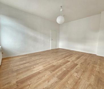 Diese schöne renovierte Wohnung wartet auf Sie mit Einbauküche - Photo 1