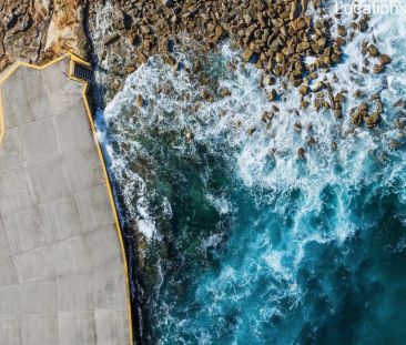 Spacious 2 bedroom apartment with ocean views - Photo 1