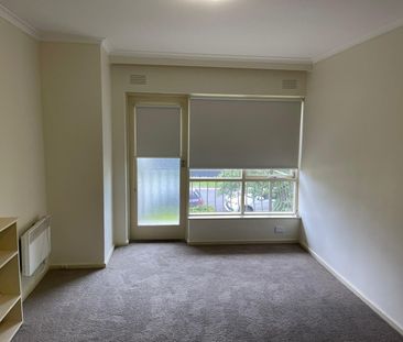 RECENTLY RENOVATED TWO BEDROOM APARTMENT! - Photo 1
