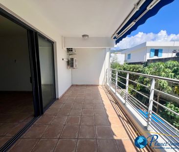 Location Appartement 4 pièces 79m² ST DENIS 97400 - Photo 3