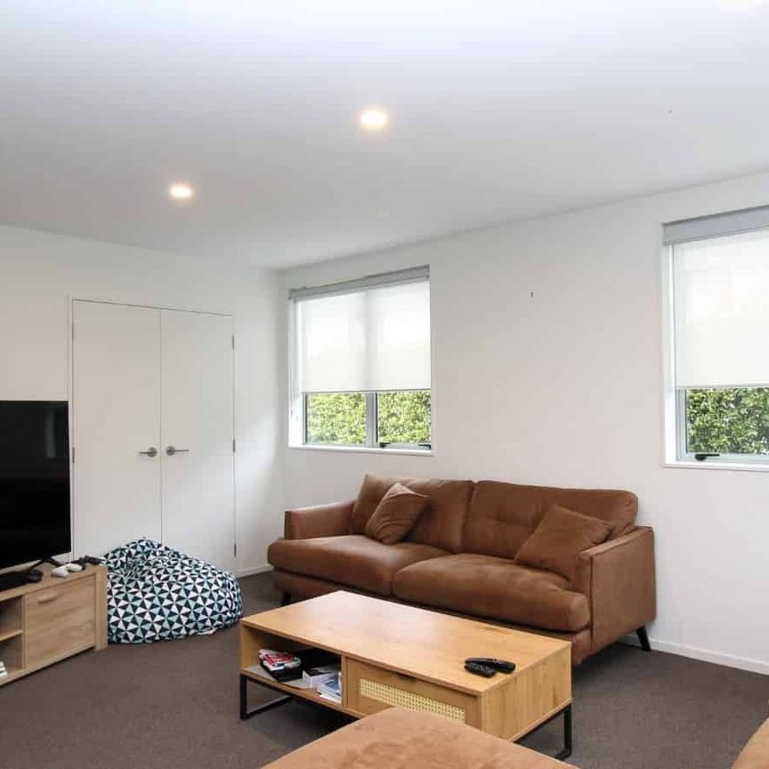 New Lynn, 5 bedrooms - Photo 1