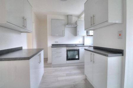 3 bedroom terraced house to rent - Photo 5