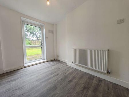 2 bedroom semi-detached house to rent - Photo 3