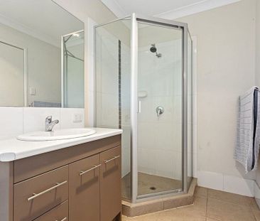 Spacious Family Home - Photo 5