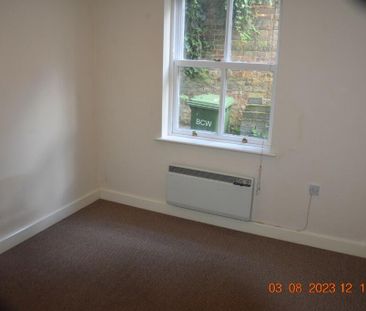 1 bedroom flat to rent - Photo 6