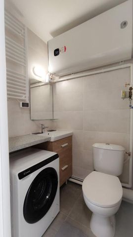 LA LONDE LES MAURES STUDIO LOCATION MEUBLEE A L'ANNEE - Photo 4