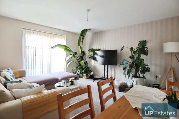 3 bedroom end of terrace house to rent - Photo 1