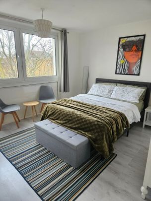 Room in a Shared Flat, Mortimer House, W11 - Photo 1