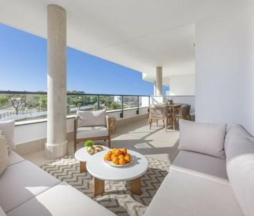 Alquiler de piso en Calle Alfarnate - Photo 3