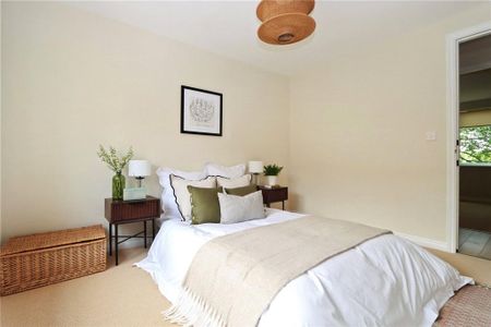 3 bedroom flat to rent - Photo 2