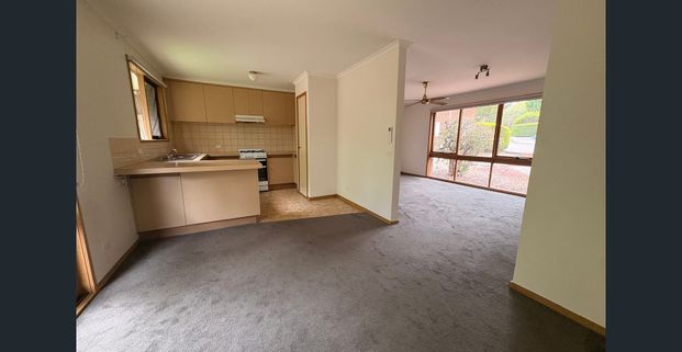 Quaint Villa Living! - Photo 1