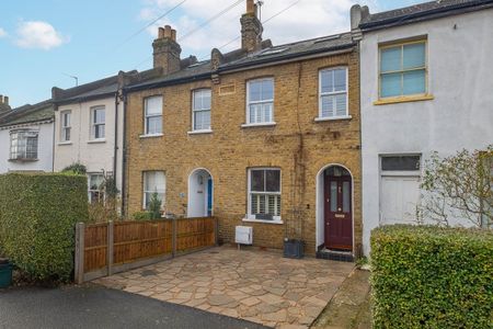 4 bedroom terraced house to rent - Photo 2