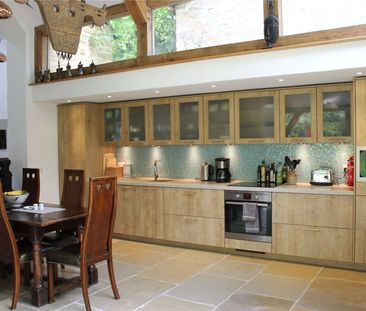 A beautiful, Cotswold stone, three bedroom cottage in the heart of ... - Photo 5