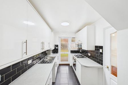 3 bedroom detached house to rent - Photo 5