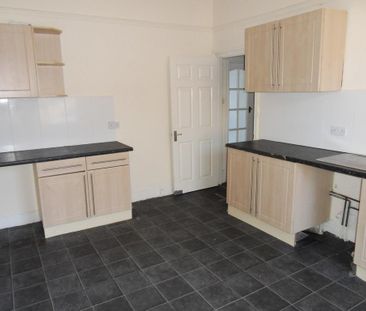 2 bedroom maisonette to rent - Photo 4