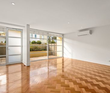 SPACIOUS APARTMENT WITH 2 OUTDOOR AREAS AT REAR OF THE BLOCK - Photo 5