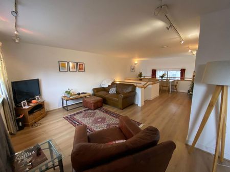 2 bedroom Flat To Let - Photo 3