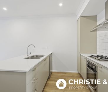 Brand New 3 Bedroom Home Available Now! - Photo 6