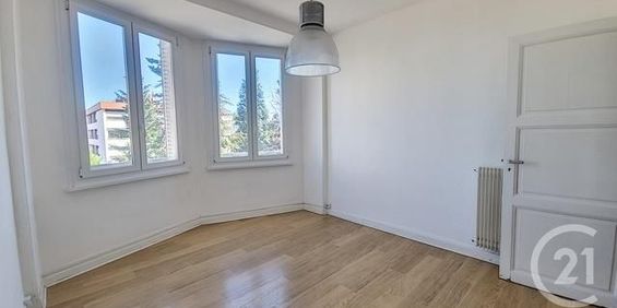 Location Appartement 2 pièces 47m² CLERMONT FERRAND 63100 - Photo 3