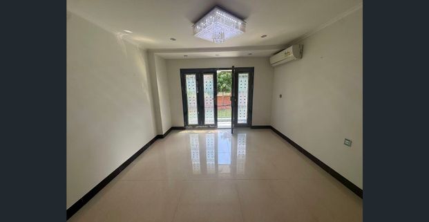 5-bedroom family house for rent in Carlingford - Photo 1