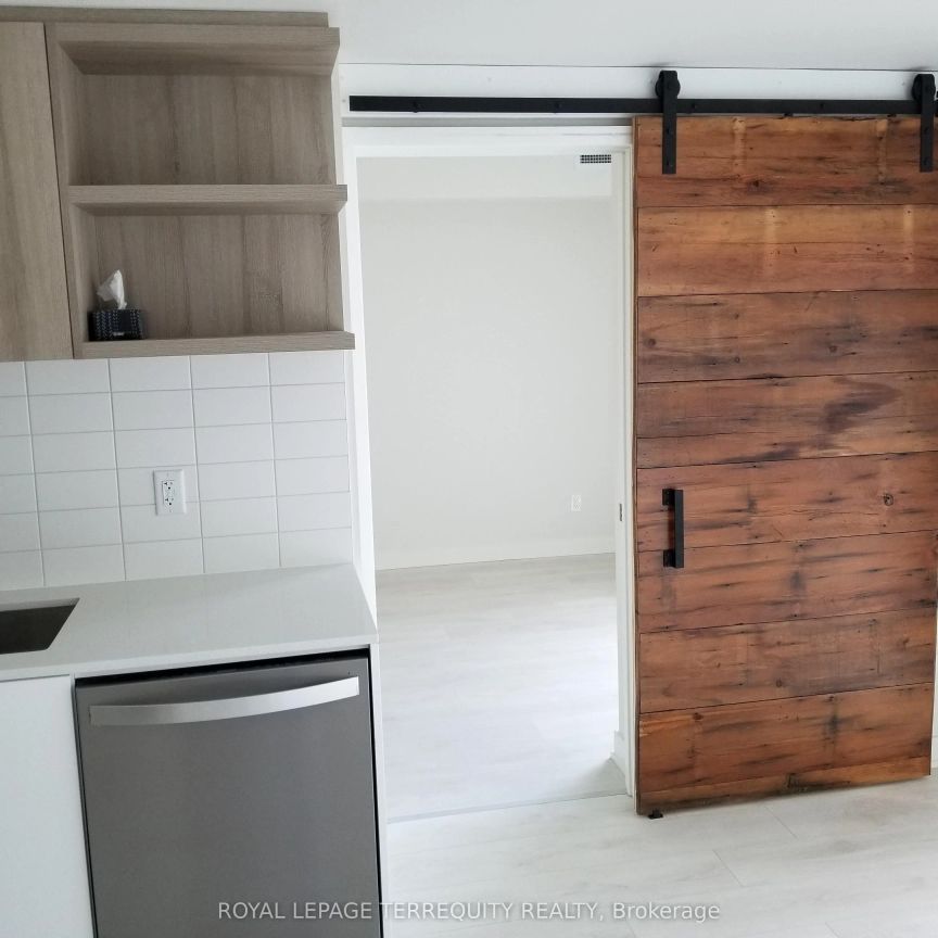 6 Sonic Way #N2808 - Photo 1