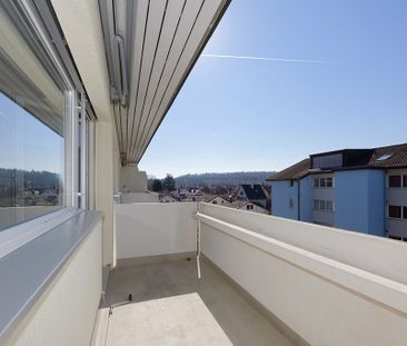 Rent a 3 rooms apartment in Suhr - Photo 3