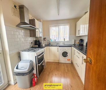 3 bedroom detached house to rent - Photo 5