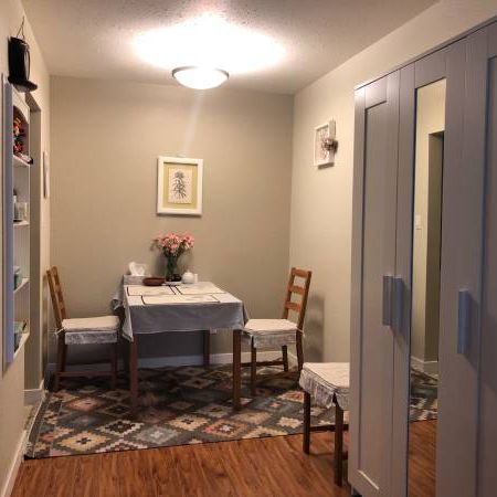 Large 1 bedroom suite | Orchard Inn - Photo 4