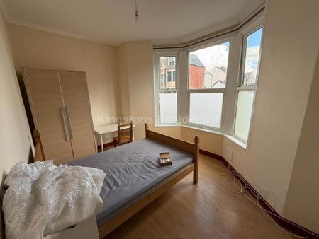 3 bedroom flat to rent - Photo 3