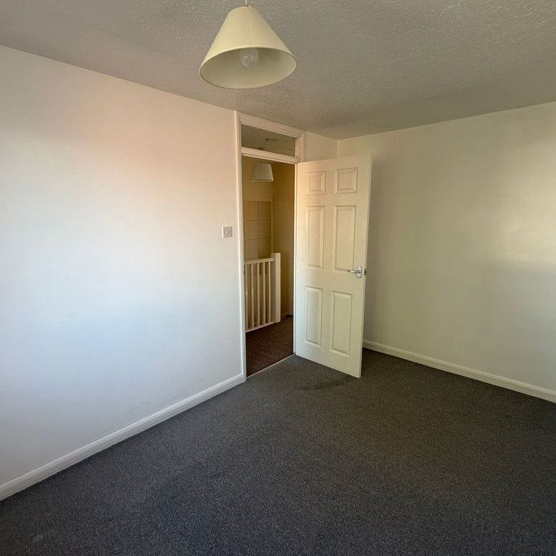 Salisbury Street - Photo 1