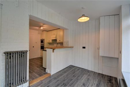 3 bedroom terraced house to rent - Photo 3