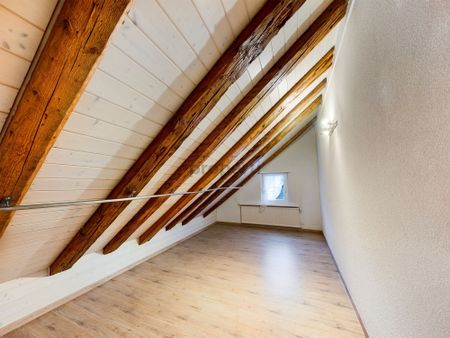 Centrally located duplex apartment with a fireplace ideal for couples, small families or shared living - Photo 3