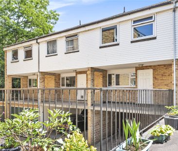 2 bedroom Maisonette in Maria Court, Reading - Photo 6