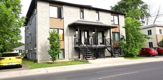 5 1/2 à louer Longueuil - Photo 2